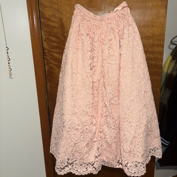 NWT House of CB “DUCHESS”
Ballerina Pink Lace Corset, Skirt And Bolero Set - Picture 6 of 10